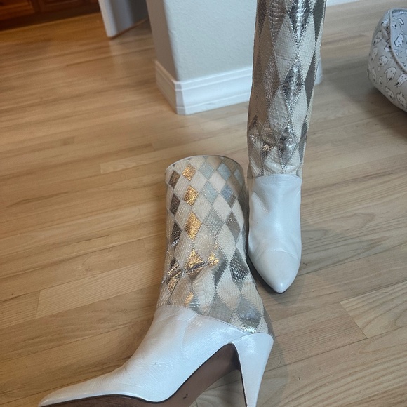 White Leather Boots with Silver Accent, size 6 - Picture 2 of 2